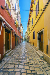 Narrow alley at Rovinj, Istria, Croatia - THAF02554