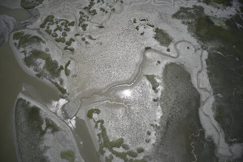 Aerial photo of Mud flats of the Machipongo River at low-tide. The Machipongo is 16.5 miles in length, wholly within Accomack County on the Eastern Shore of Virginia, USA., lizenzfreies Stockfoto