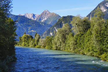 Fluss Ziller zwischen Hippach und Ramsau, Dristner in Zillertaler Alpen, Zillertal, Tirol, Österreich - SIEF08793
