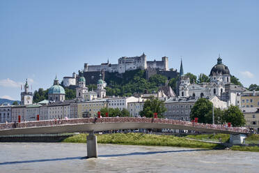 Markartsteg über dem Fluss Salzach, Salzburg, Österreich - ELF02035