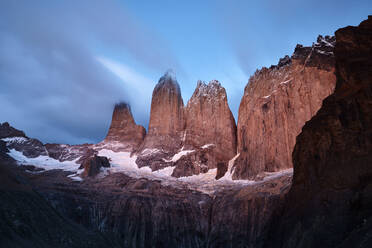 Torres del Paine National Park bei Sonnenaufgang, Patagonien, Chile - CVF01308