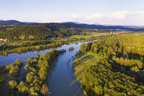 Mündung der Isar in die Donau bei Deggenau, Niederbayern, Deutschland, lizenzfreies Stockfoto