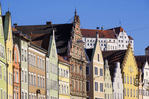 Häuser in der Altstadt von Landshut, Niederbayern, Deutschland, lizenzfreies Stockfoto