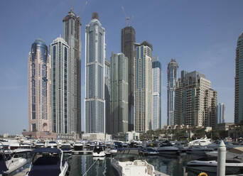 Hochhäuser im Stadtbild von Dubai, Emirat Dubai, Vereinigte Arabische Emirate - BLEF11990