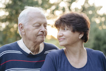 Portrait of senior couple looking at each other - AHSF00702