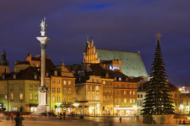Altstadt zu Weihnachten bei Nacht, Warschau, Polen - ABOF00423