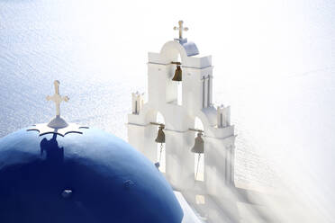 Church bell and view over the sea at dusk, Santorini, Greece - DSGF01855