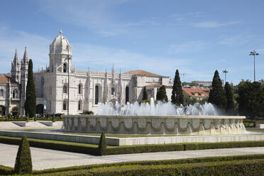 Water fountain at Mosteiro Dos Jeronimos in Lisbon, Portugal - WIF03971