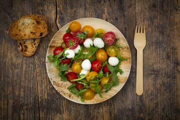 Directly above shot of tomato salad in plate on table - LVF08222