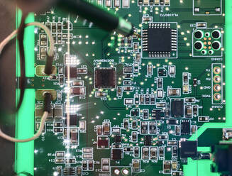 Leiterplatte mit elektronischen Bauteilen - CVF01399