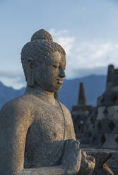 Buddha-Statue im Borobudur-Tempel, Borobudur, Indonesien - BLEF12393