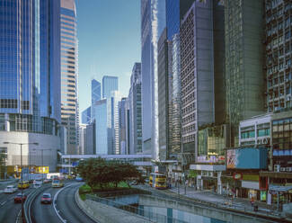 Hochhäuser über Hongkongs Straßen, Hongkong, China - BLEF12665