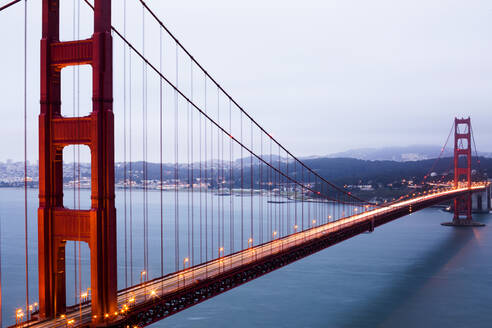 Golden Gate Bridge über die Bucht von San Francisco, Kalifornien, Vereinigte Staaten - BLEF12768