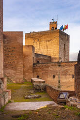 Ruinen der Alcazaba in der Alhambra, Granada, Spanien - TAMF01883