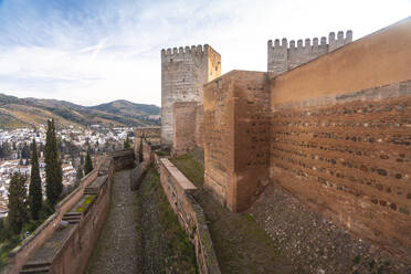 Ruinen der Alcazaba in der Alhambra, Granada, Spanien - TAMF01885