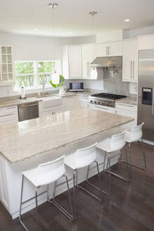 Breakfast bar, stools and counters in modern kitchen - BLEF13250