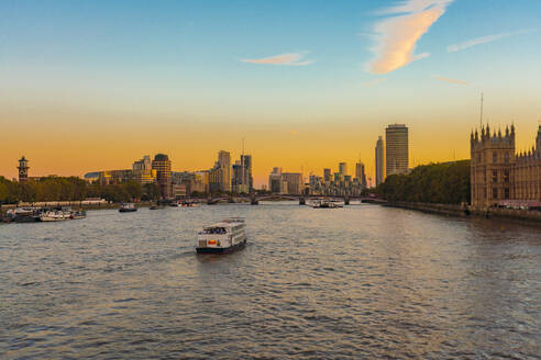 Skyline der Stadt London mit , London, UK - TAM02018