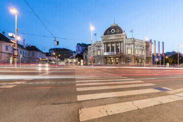 Light trails on street by Volkstheater in Vienna, Austria - TAMF02036