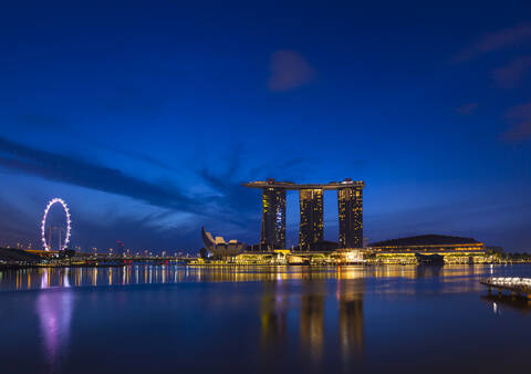 Skyline von Singapur mit Marina Bay, Singapur, lizenzfreies Stockfoto