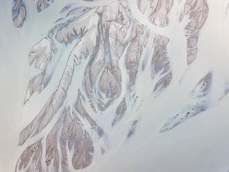 Luftaufnahme über dem Knik-Fluss, der ein abstraktes Muster erzeugt, Anchorage, Alaska. - AAEF00357