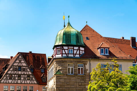 Außenansicht von historischen Gebäuden in Weißenburg, Bayern, Deutschland, lizenzfreies Stockfoto