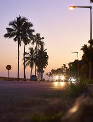Uferpromenade von Maputo bei Sonnenuntergang, Mosambik - VEGF00465