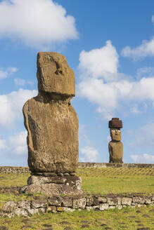 Moai-Köpfe der Osterinsel, Rapa Nui National Park, UNESCO Weltkulturerbe, Osterinsel, Chile, Südamerika - RHPLF00070