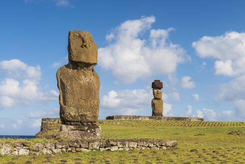 Moai-Köpfe der Osterinsel, Rapa Nui National Park, UNESCO Weltkulturerbe, Osterinsel, Chile, Südamerika - RHPLF00074