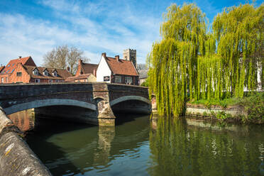 Blick auf die Fye Bridge über den Fluss Wensum in der Stadt Norwich, Norfolk, England, Vereinigtes Königreich, Europa - RHPLF00145