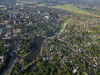 Luftaufnahme der Stadt Sergiev Posad, Moskau, Russland - KNTF03033