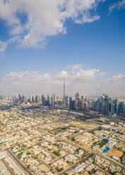 Panorama-Luftaufnahme von Wolkenkratzern in Dubai, Vereinigte Arabische Emirate (V.A.E.) - AAEF01127
