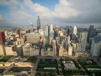 Luftaufnahme über dem Stadtbild von Chicago, USA. - AAEF01186