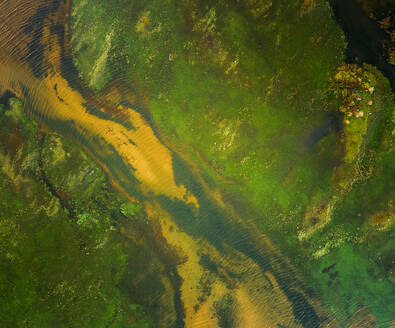 Abstrakte Luftaufnahme der unwirklichen Lagune von Cauipe in Brasilien. - AAEF01505