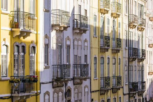 Vollbildaufnahme von Wohngebäuden in Lissabon, Portugal - WDF05376