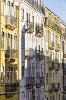 Außenansicht von Wohngebäuden in Lissabon, Portugal - WDF05377