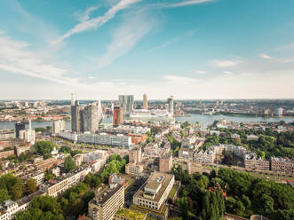 Luftaufnahme des Zentrums von Rotterdam, Niederlande. - AAEF01558