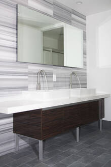 Sinks and mirror in modern bathroom - BLEF13944