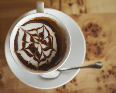 Nahaufnahme eines dekorativen Kaffeegetränks - BLEF14032