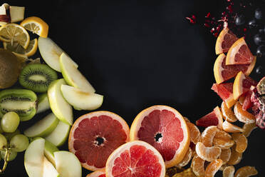 Close up of variety of sliced fruit - BLEF14432