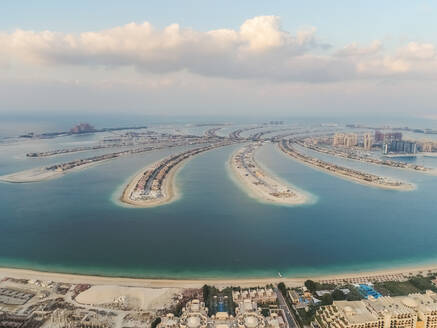 Luftaufnahme von The Palm Jumeirah in Dubai, Vereinigte Arabische Emirate. - AAEF01989