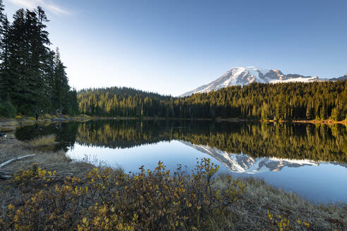 Reflection Lake, Mount Rainier National Park, Bundesstaat Washington, Vereinigte Staaten von Amerika, Nordamerika - RHPLF00208