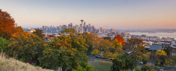 Blick auf die Space Needle vom Kerry Park, Seattle, Bundesstaat Washington, Vereinigte Staaten von Amerika, Nord-Amerika - RHPLF00218