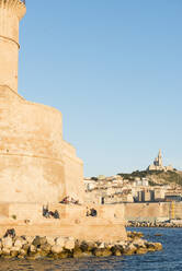 Fort Saint Jean und Notre Dame, Marseille, Bouches du Rhone, Provence, Provence-Alpes-Cote d'Azur, Frankreich, Mittelmeer, Europa - RHPLF00292