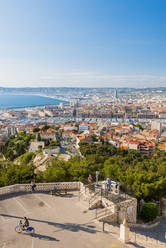 Blick auf den Alten Hafen von Notre Dame, Marseille, Bouches du Rhone, Provence, Provence-Alpes-Cote d'Azur, Frankreich, Mittelmeer, Europa - RHPLF00293