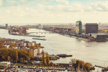 IJplein en Vogelbuurt und Zeeburg oben rechts, Amsterdam, Nordholland, Niederlande, Europa - RHPLF00348