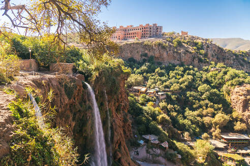 Die Ouzoud-Wasserfälle befinden sich in der Nähe des Moyen-Atlas-Dorfes Tanaghmeilt, in der Provinz Azilal, Marokko, Nordafrika, Afrika - RHPLF00349