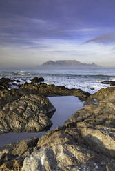 Blick auf den Tafelberg vom Bloubergstrand, Kapstadt, Westkap, Südafrika, Afrika - RHPLF00368