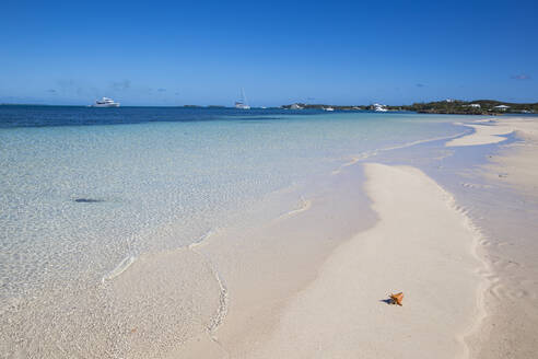 Strand von Treasure Cay, Great Abaco, Abaco-Inseln, Bahamas, Westindische Inseln, Mittelamerika - RHPLF00393