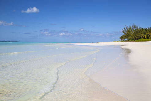 Beach at Treasure Cay, Great Abaco, Abaco Islands, Bahamas, West Indies, Central America - RHPLF00399