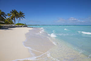 Strand von Treasure Cay, Great Abaco, Abaco-Inseln, Bahamas, Westindische Inseln, Mittelamerika - RHPLF00404